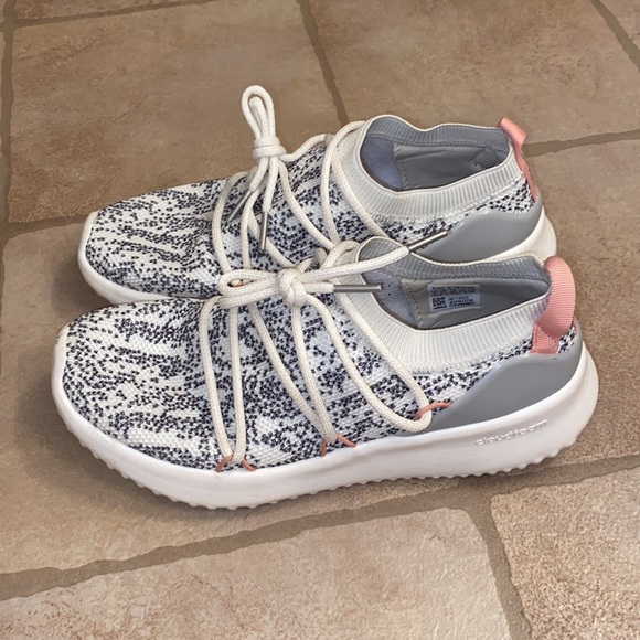 Adidas running shoes - Picture 3 of 7